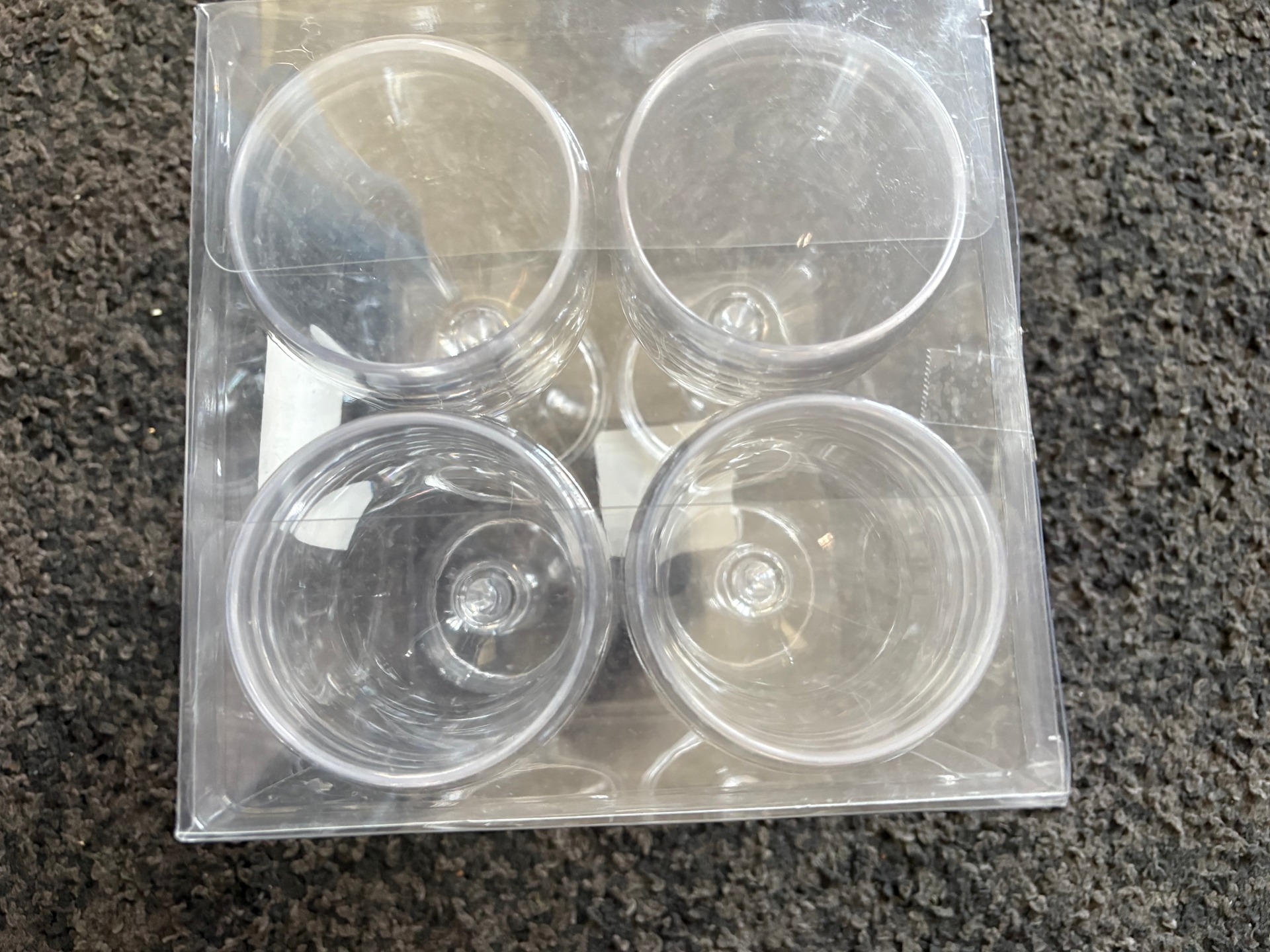 4 x plastic wine goblets
