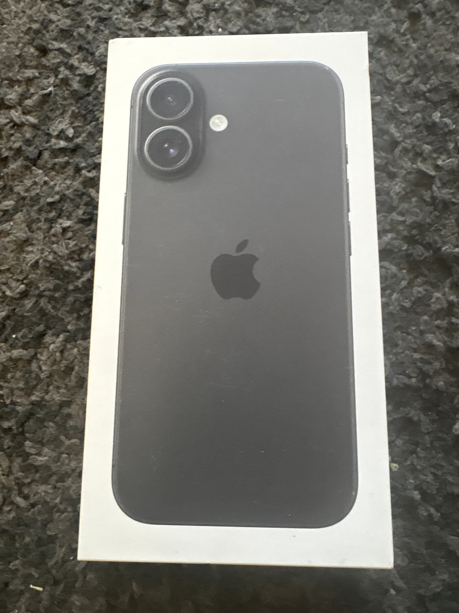 iPhone 16 box 