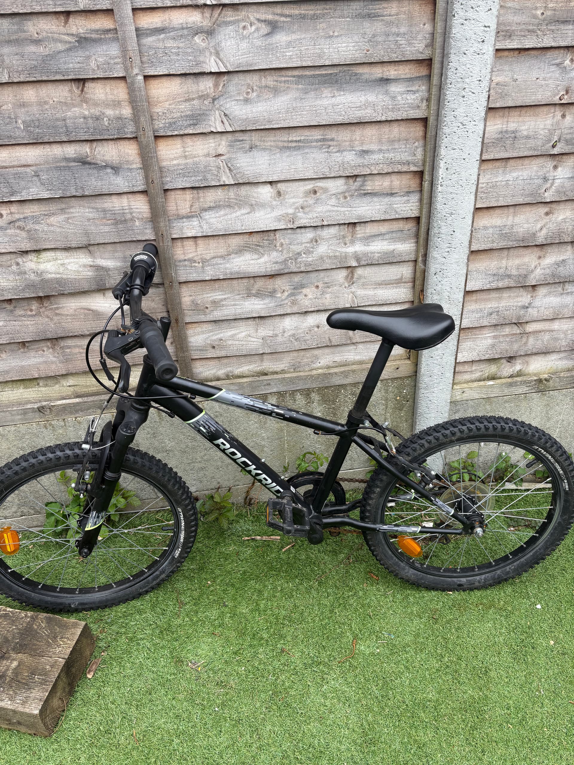 Boys bike  image 1 thumbnail