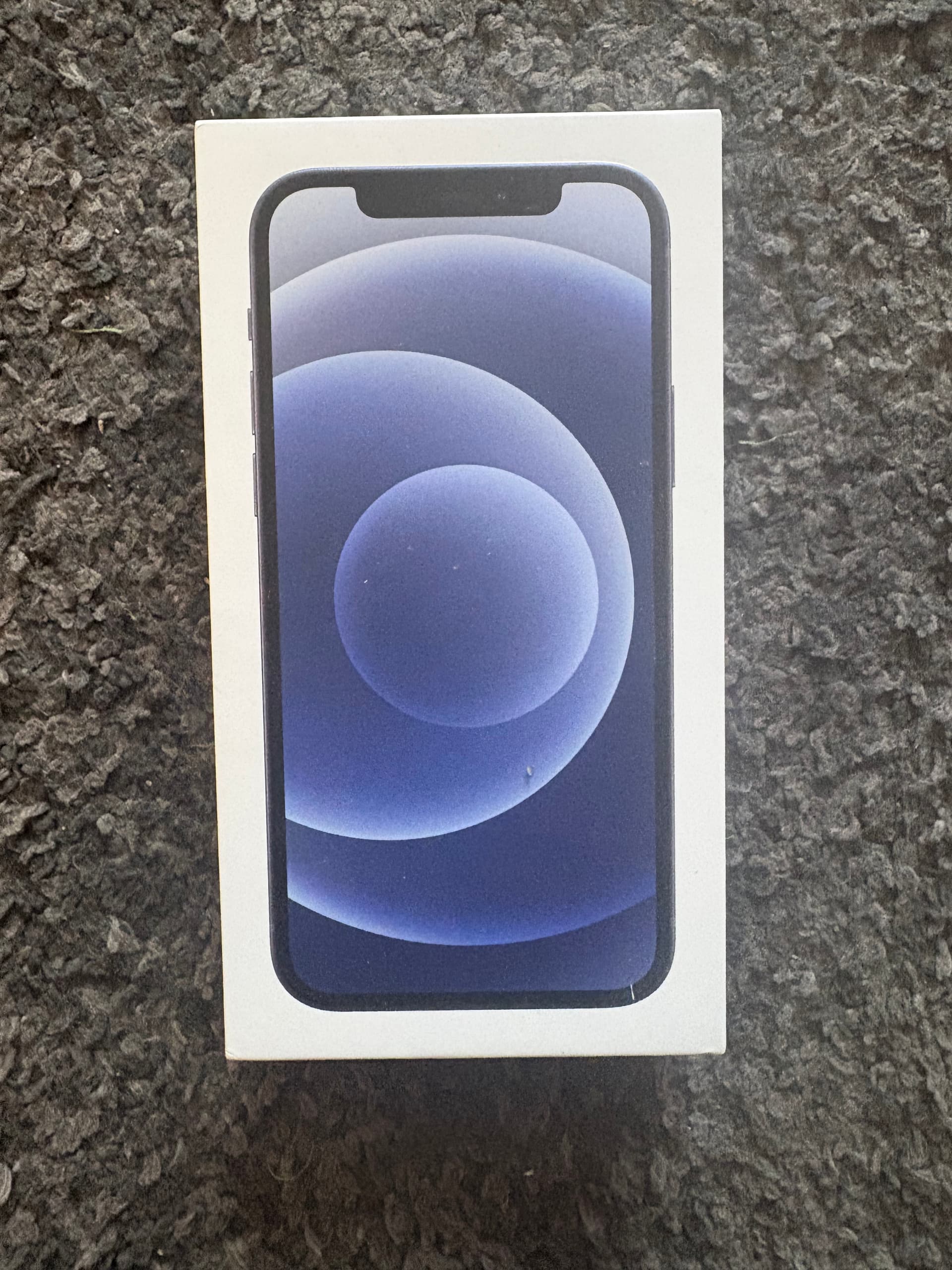 iPhone 12 box 